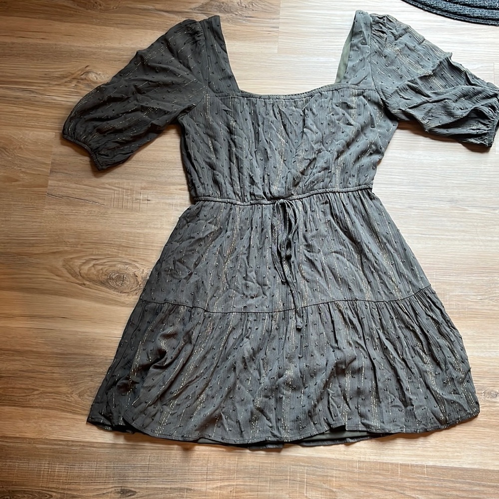 Olive green puff sleeve tiered short dress